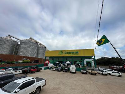 Loja Agropecuária Coprossel celebra 1º ano em Laranjeiras do Sul